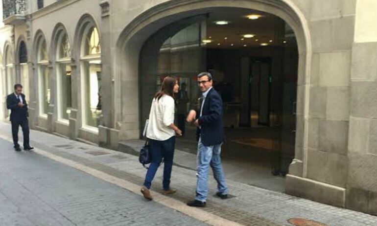 Javier Abreu entrando en el Parlamento