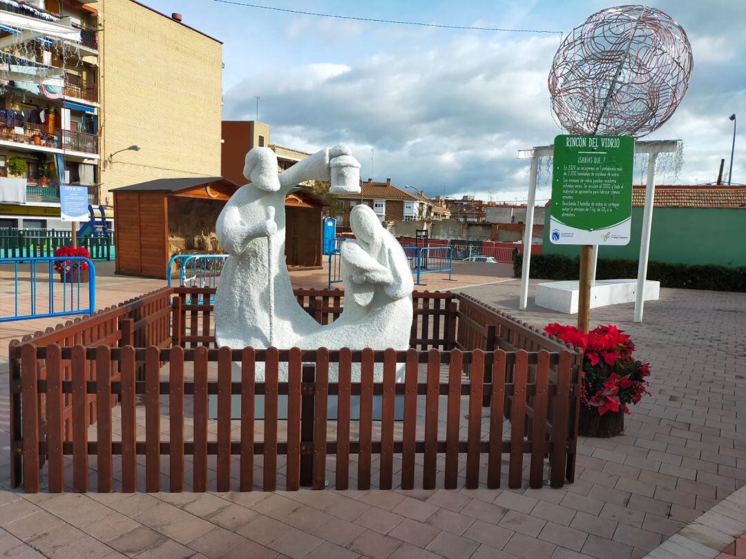 Fuenlabrada ha reciclado materiales para construir este belén.