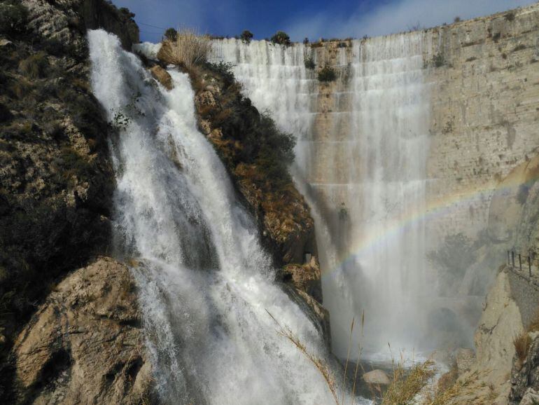 Embalse de Tibi tras las lluvias de ayer