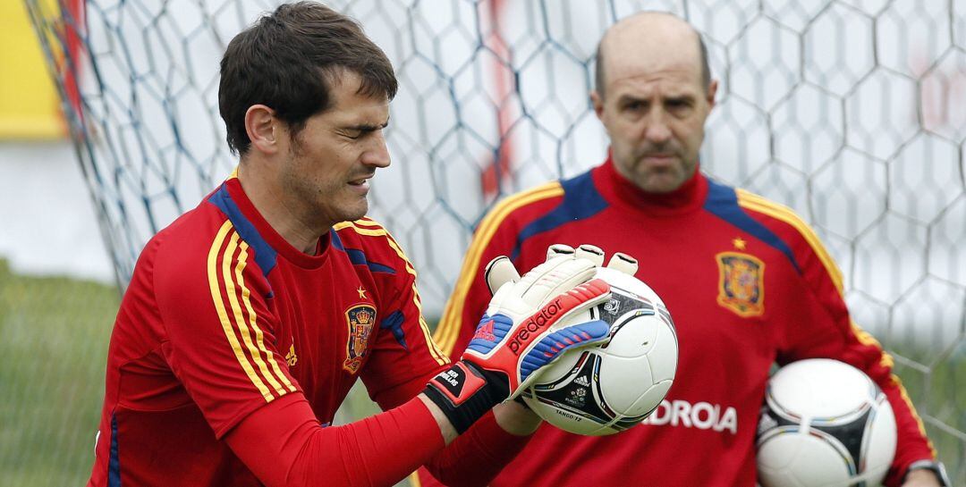José Manuel Ochotorena, durante la preparación de la Eurocopa de 2012 con Iker Casillas