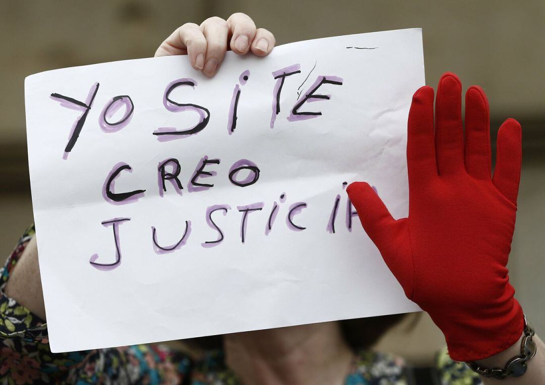 Manifestación en la Plaza del Castillo de Pamplona