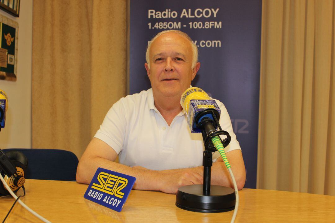 El president de l'Associació de Sant Jordi en Radio Alcoy en una imatge d'arxiu