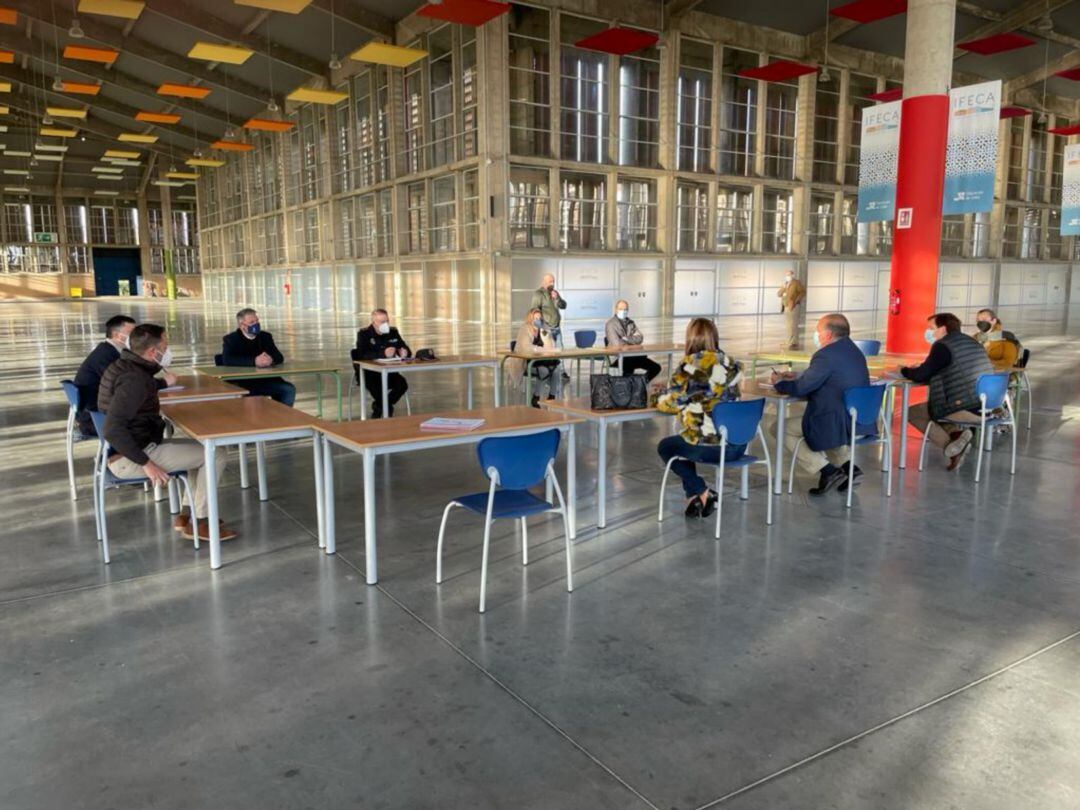 Reunión en Ifeca para la organización de la vacunación