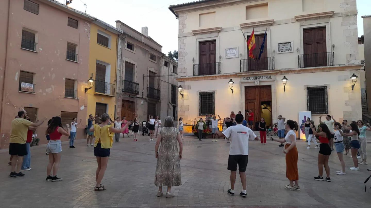 Danses al Carrer. Grupo Coros y danzas Biar