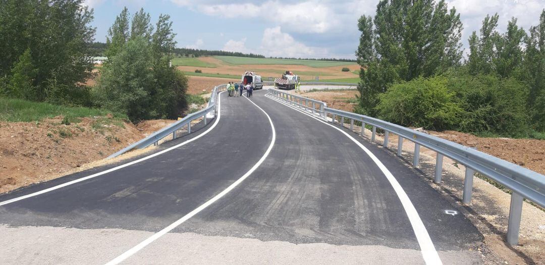 Estado del puente entre Bercimuel y Campo de San Pedro tras las obras en la carretera