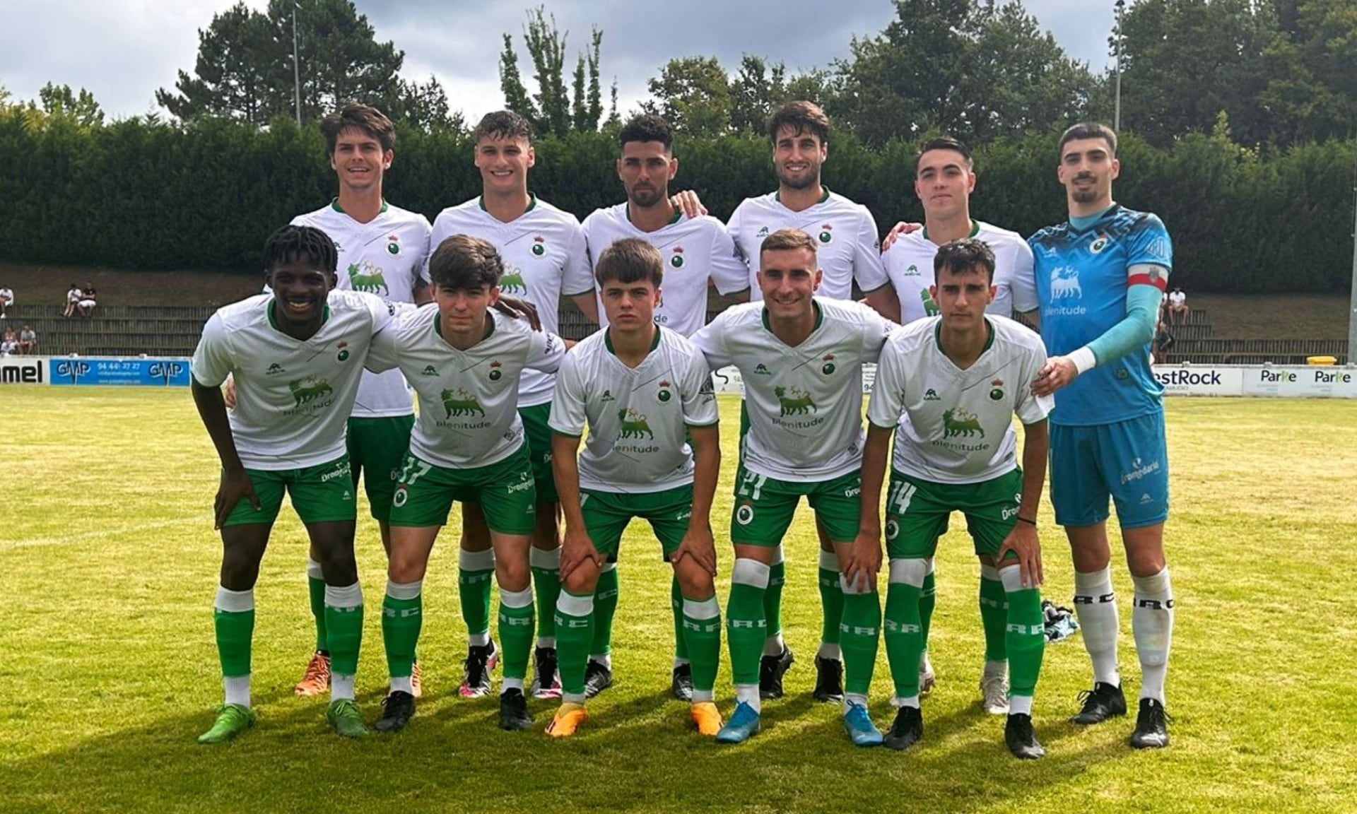 Adrián San Emeterio, el primero de abajo por la derecha.