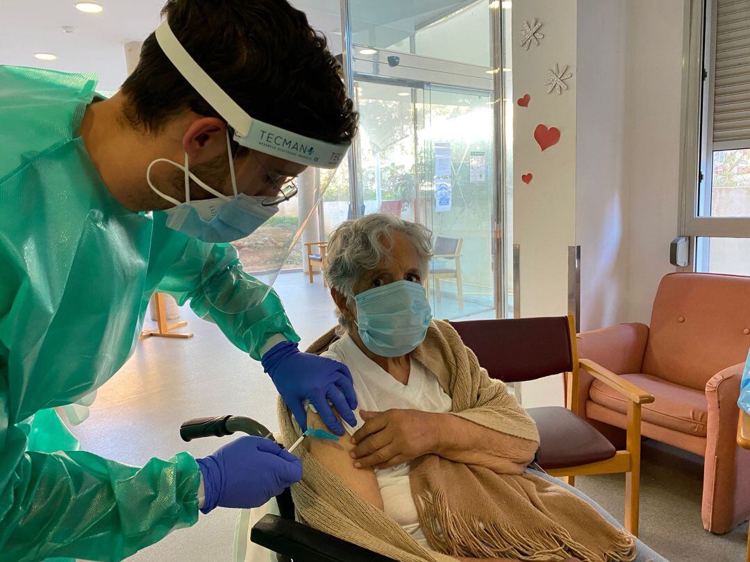 Vacunación en la Residencia Reina Sofía