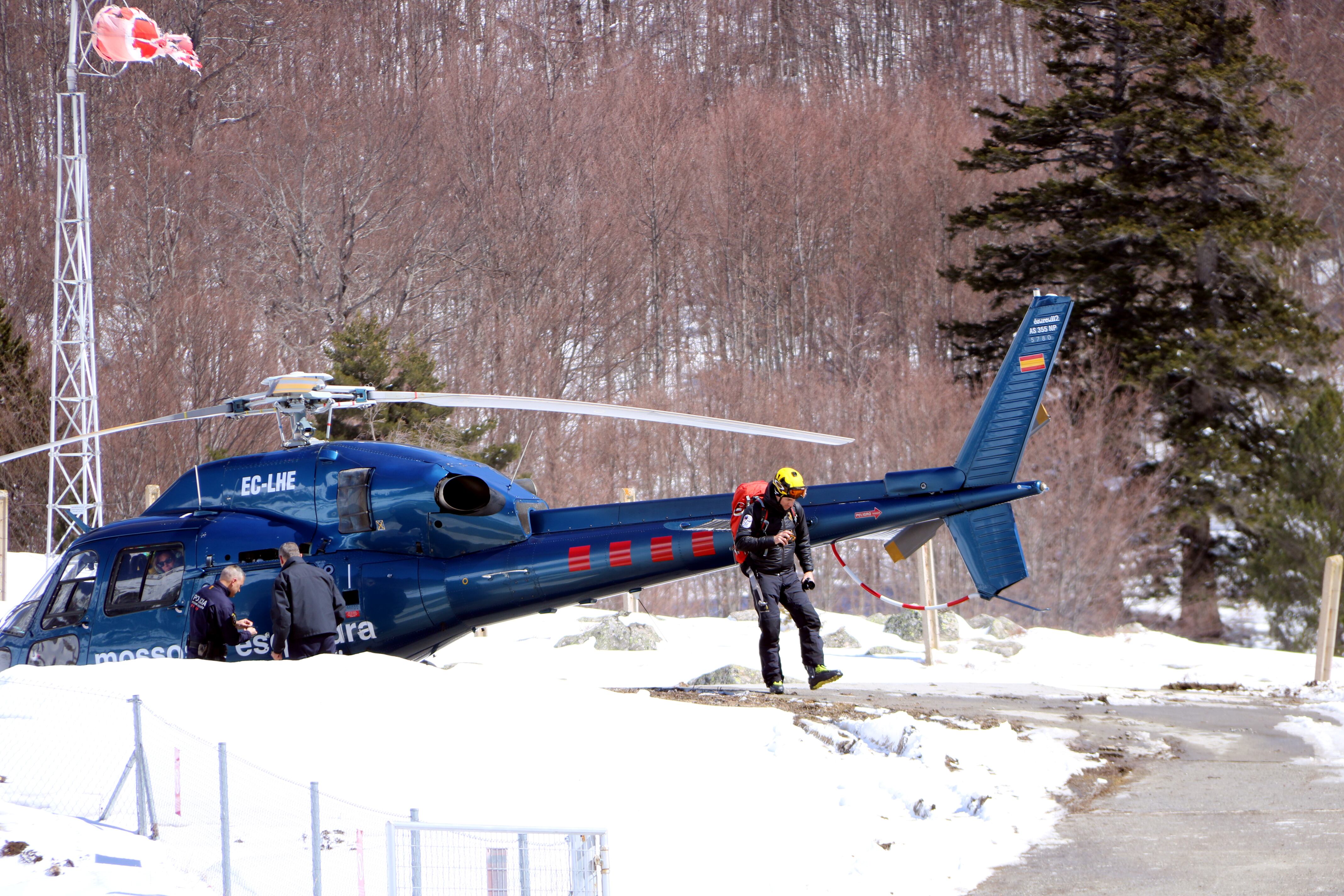 Helicòpter que va participar en el rescat de les persones que van patir un accident a la Val d'Aran a causa d'una allau el 22 de març del 2018. Foto: ACN.