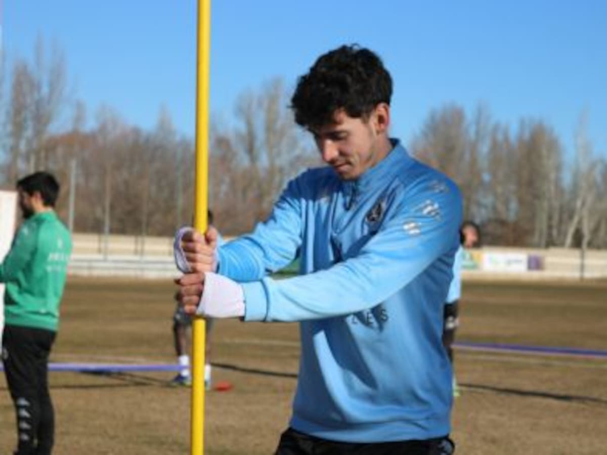 Aarón Piñán cierra la plantilla del Intercity