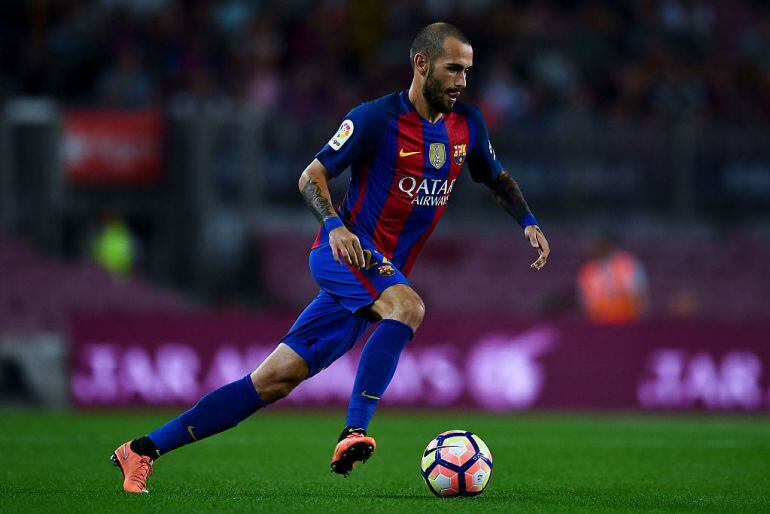 El lateral del Barcelona, Aleix Vidal, con la camiseta del club catalán.