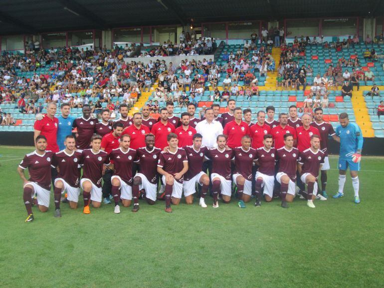 Imagen oficial de la presentación del club.