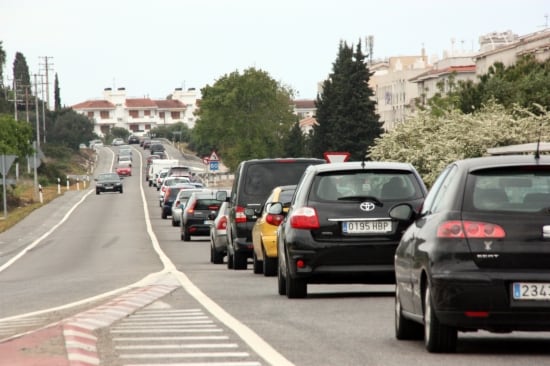 Cues a la N-340 durant la darrera operació tornada de Setmana Santa