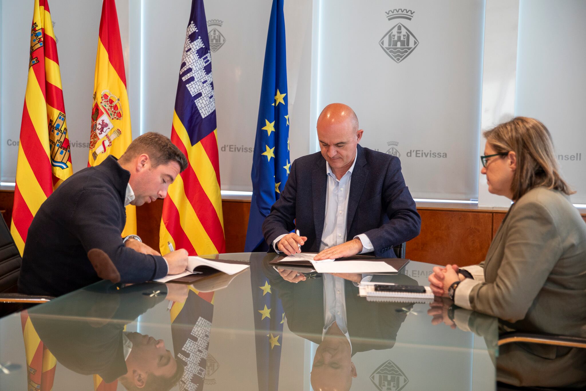 Imagen de la firma del concierto