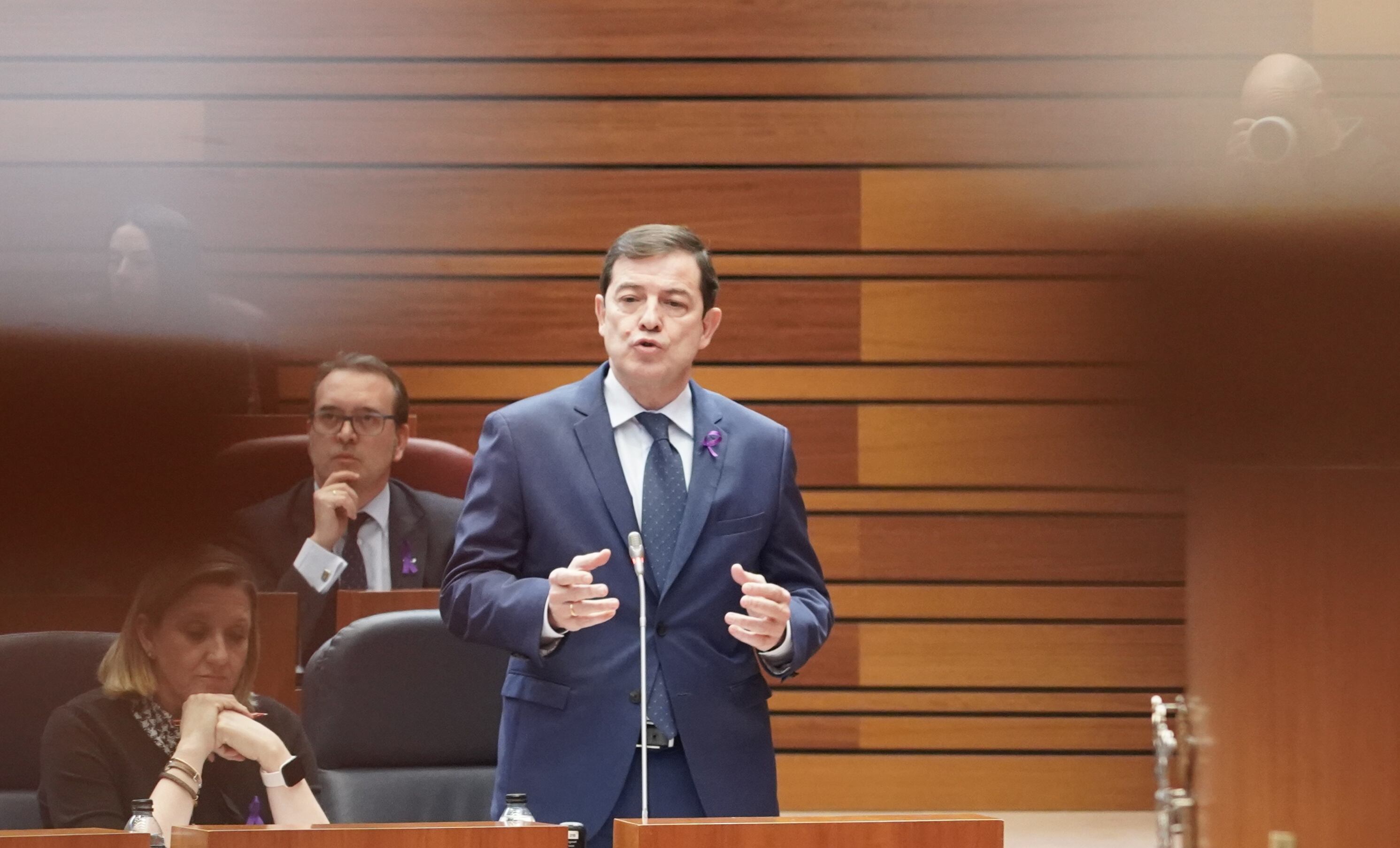 El presidente de la Junta, Alfonso Fernández Mañueco, durante el pleno de las Cortes