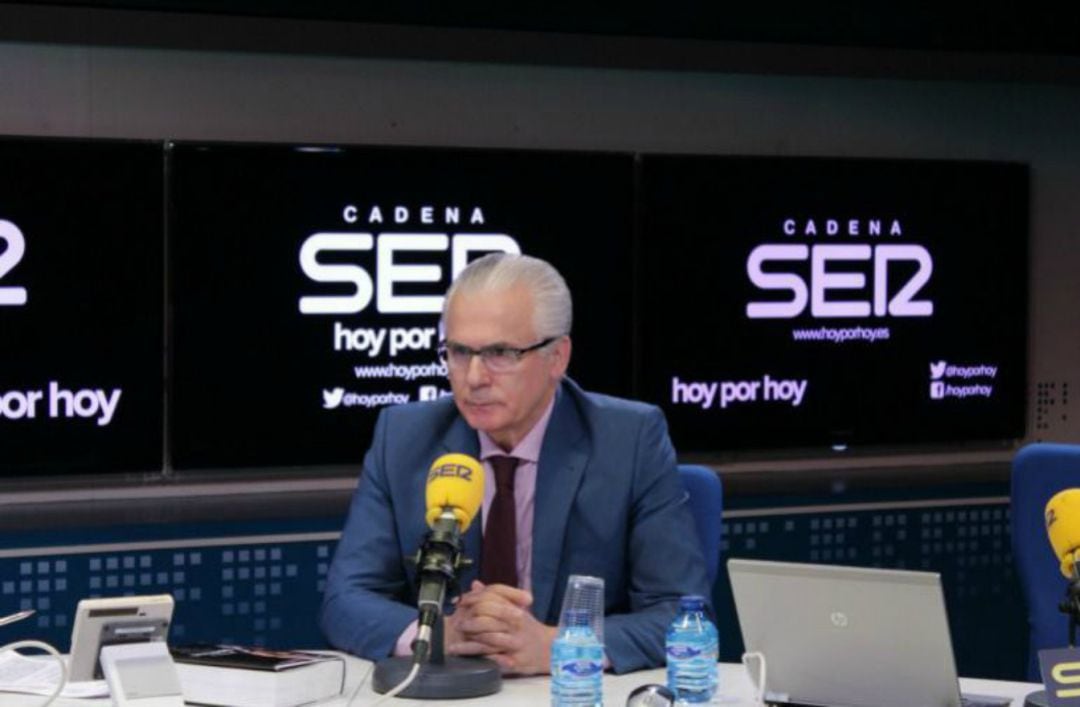 El exjuez Baltasar Garzón, en los estudios de Radio Madrid