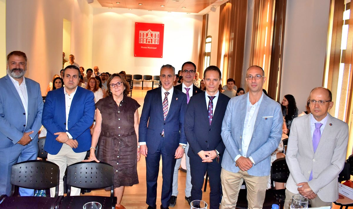 Autoridades en la inauguración del Curso de Verano de la UCLM en Puertollano