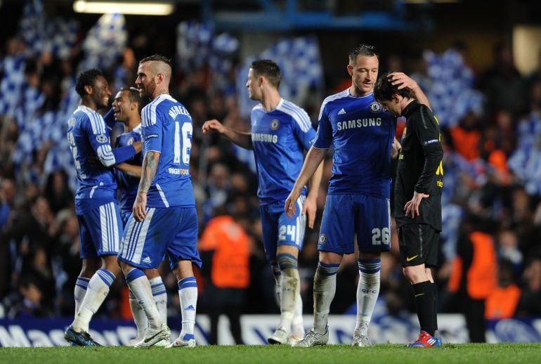 Messi, consolado por Terry después del partido en Stamford Bridge en 2012