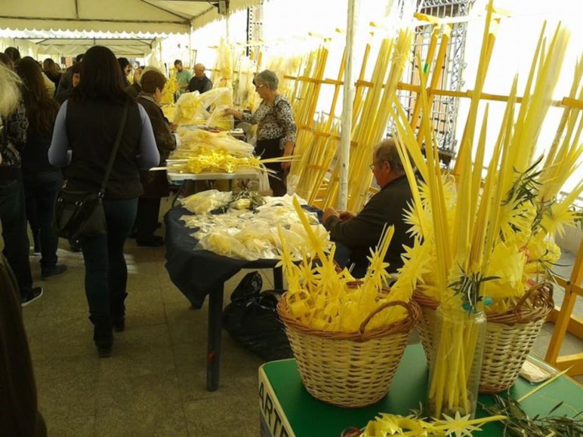 Todo listo en Elche para el tradicional Mercado de la Palma Blanca