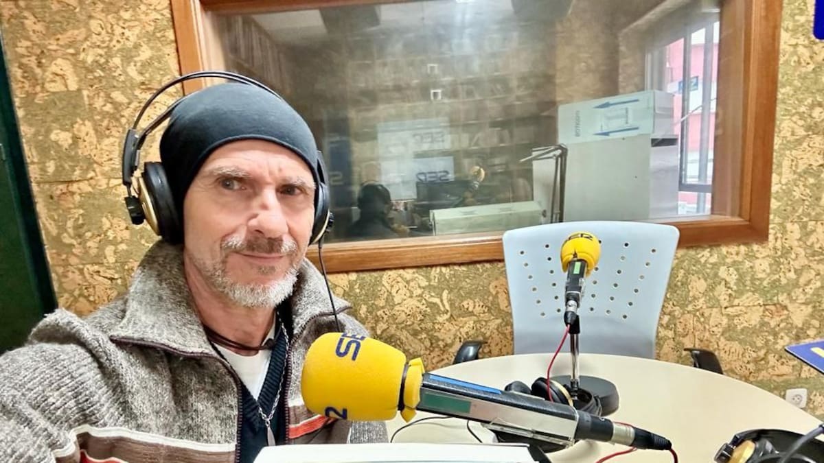 José Pellón presenta la novela 'La Maldición de la playa de Los Locos'