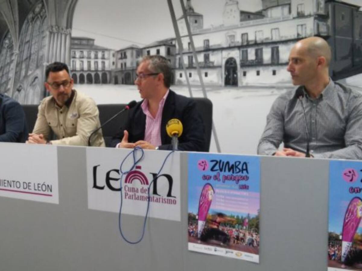 Zumbando en el parque