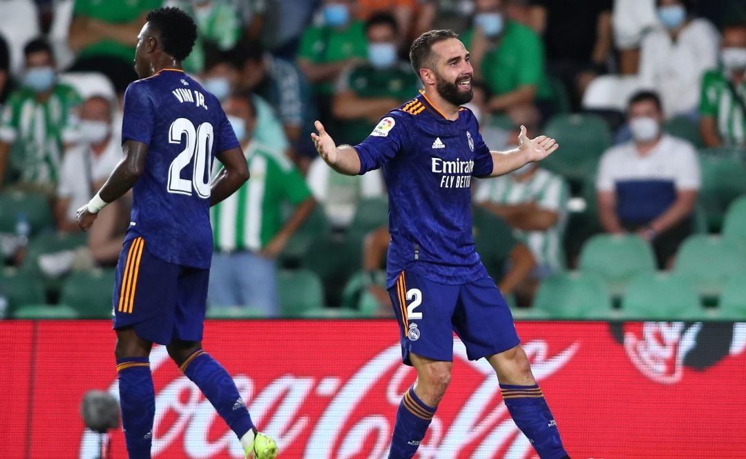 Carvajal celebra junto a Vinicius 