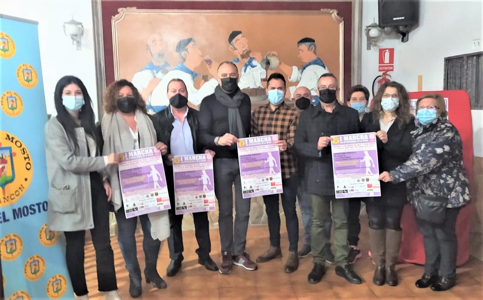 Acto de presentación de la I Marcha del Día Internacional de la Mujer organizada por la Peña El Mosto de Tarancón a favor de la AECC de Cuenca