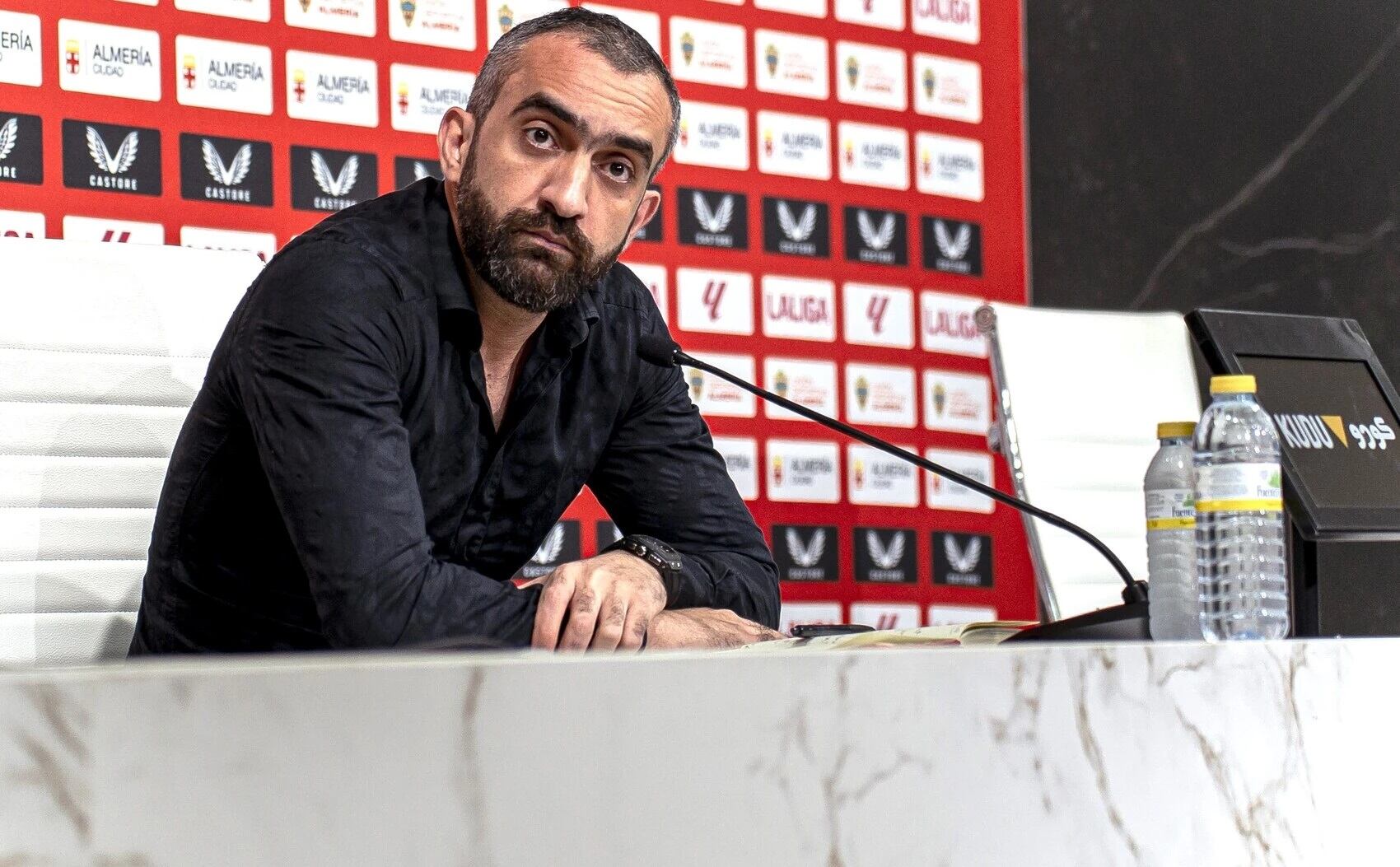 Mohamed El Assy es el reflejo de lo que se vive en el Almería.