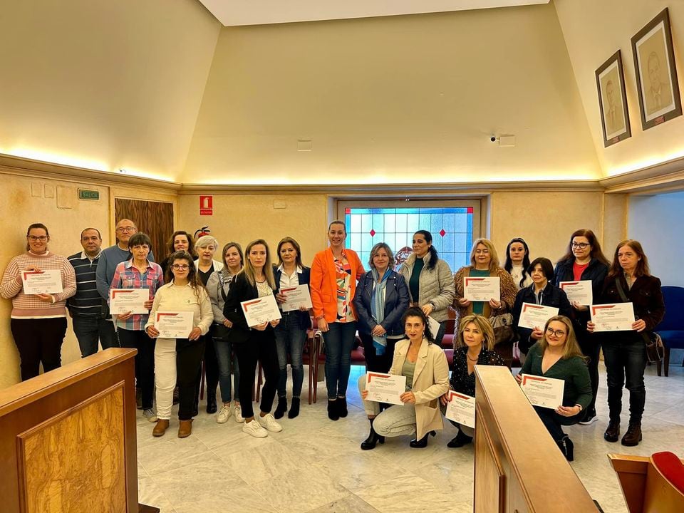 Las alumnas del curso Capacita 2 de Andújar reciben su certificado de profesionalidad