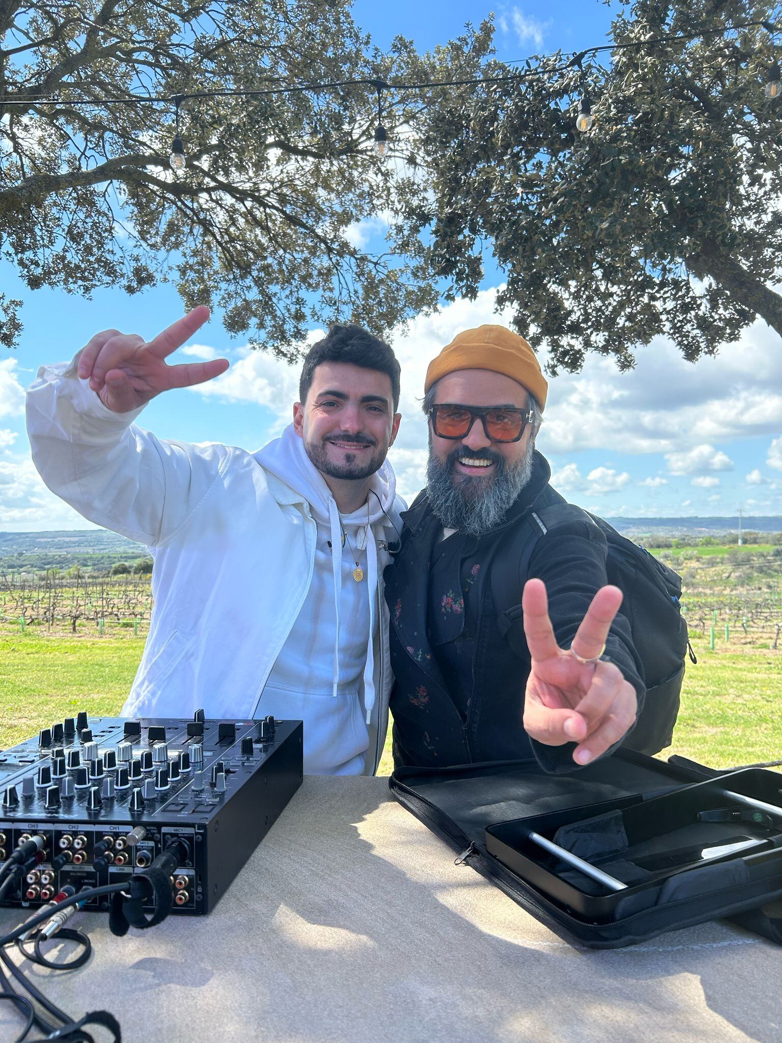 Apolo White Dj y Juligan Dj