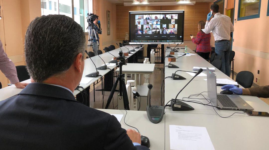 Reunión del director del INFO con los sectores económicos