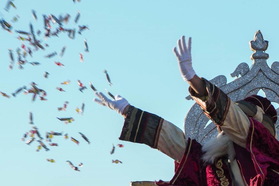 Salida de la Cabalgata de los Reyes Magos de Sevilla.