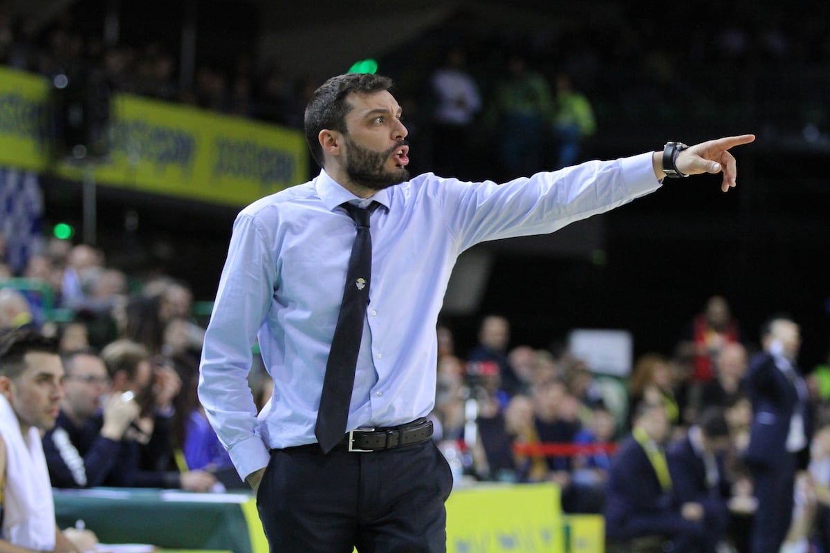 Paolo Galbiati durante un partido con el Trento de la Lega.