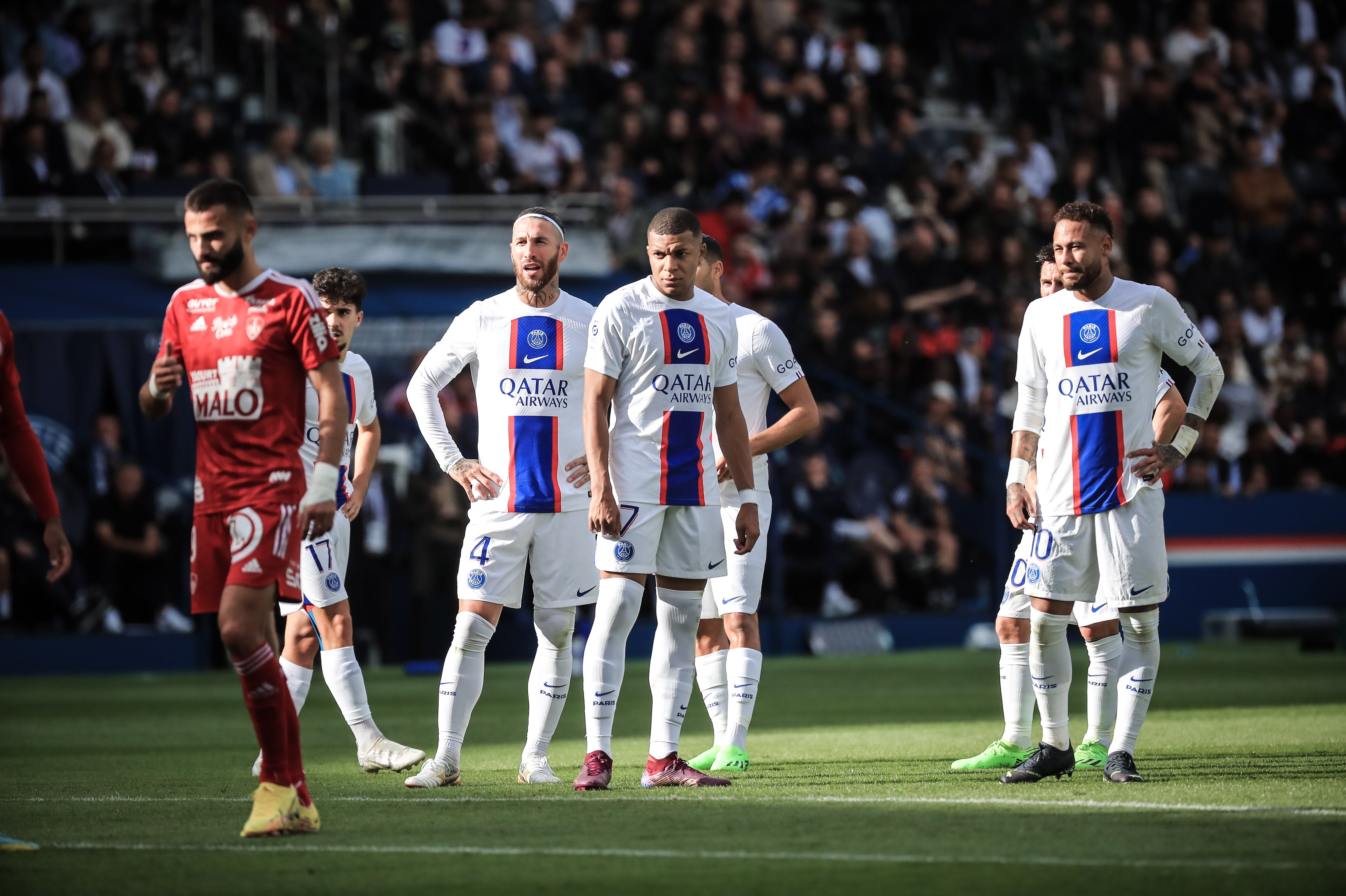 Sergio Ramos, junto a Neymar, Mbappé y Messi en un partido del PSG. EFE/EPA/CHRISTOPHE PETIT TESSON