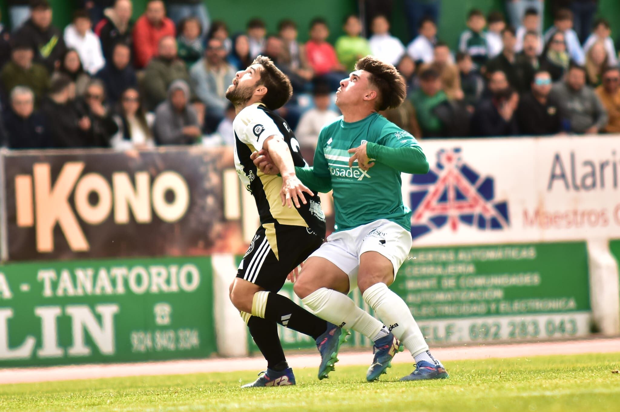 Imagen del partido entre el Villanovense y el Xerez CD