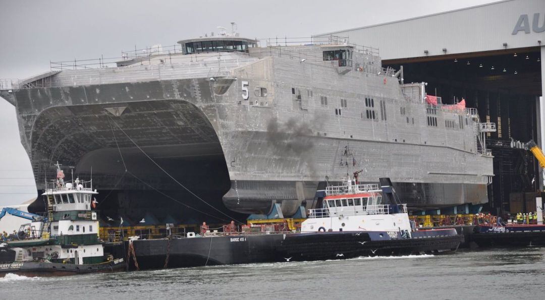 Un ferry de carga de la marina norteamericana