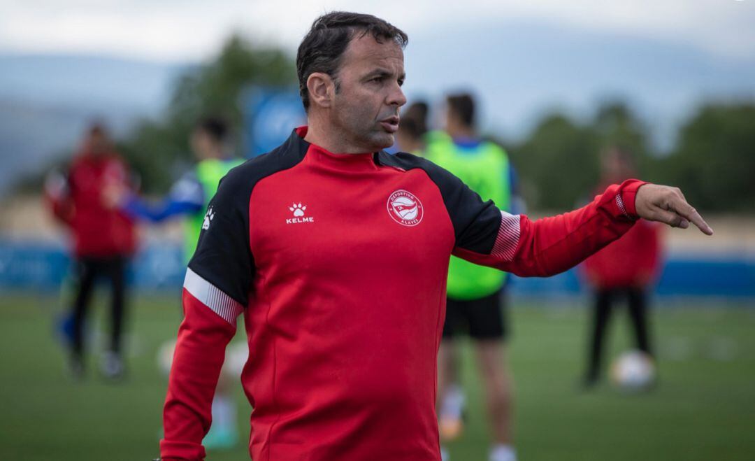Javier Calleja en una sesión de pretemporada.
