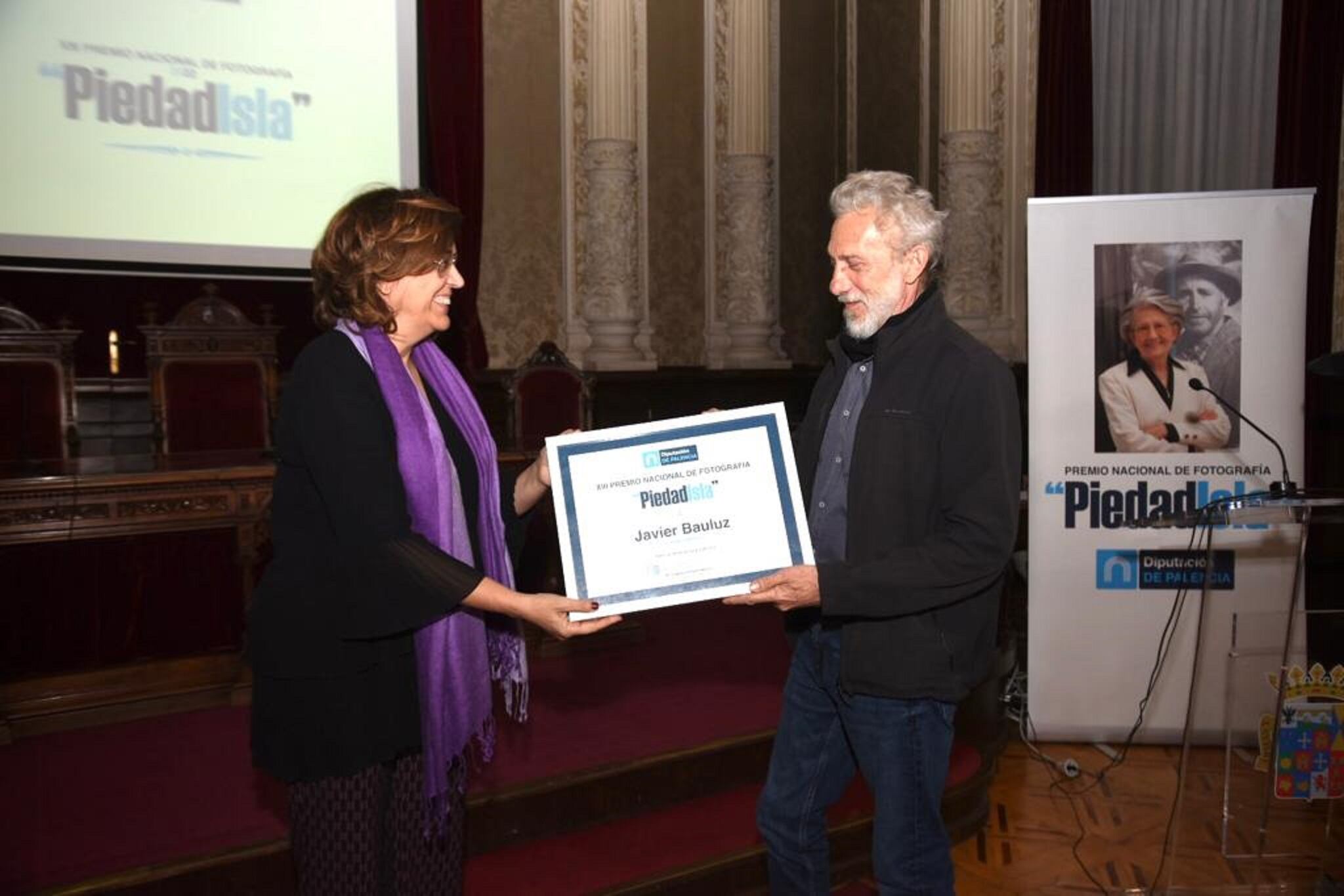 El fotoperiodista Javier Bauluz recibe el XIII Premio Nacional ‘Piedad Isla’ que concede la Diputación de Palencia