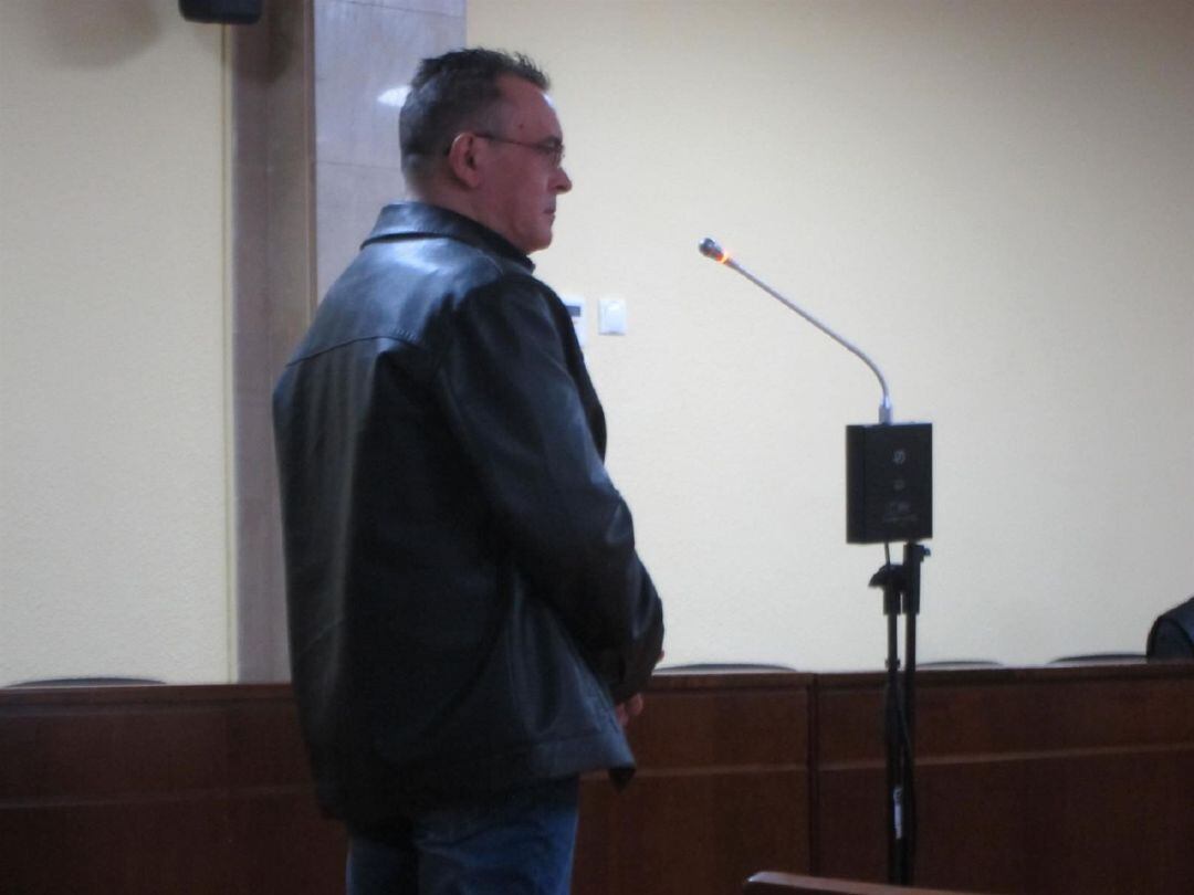 Condenado por maltrato e incendio de la vivienda de su expareja.