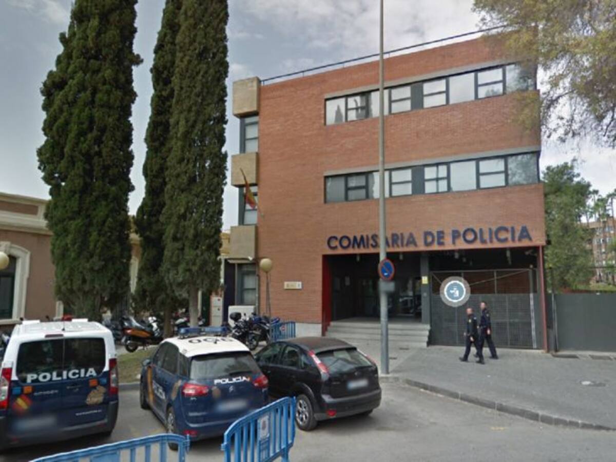 Un peatón ayuda a detener a un joven que se había fugado de una comisaría en Murcia
