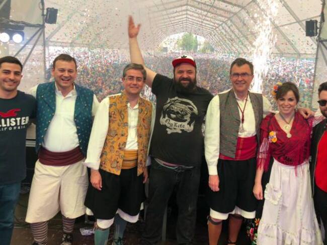 Rebeca Pérez, segunda por la izquierda, junto al alcalde de Murcia, José Ballesta, durante los actos del día del Bando de la Huerta