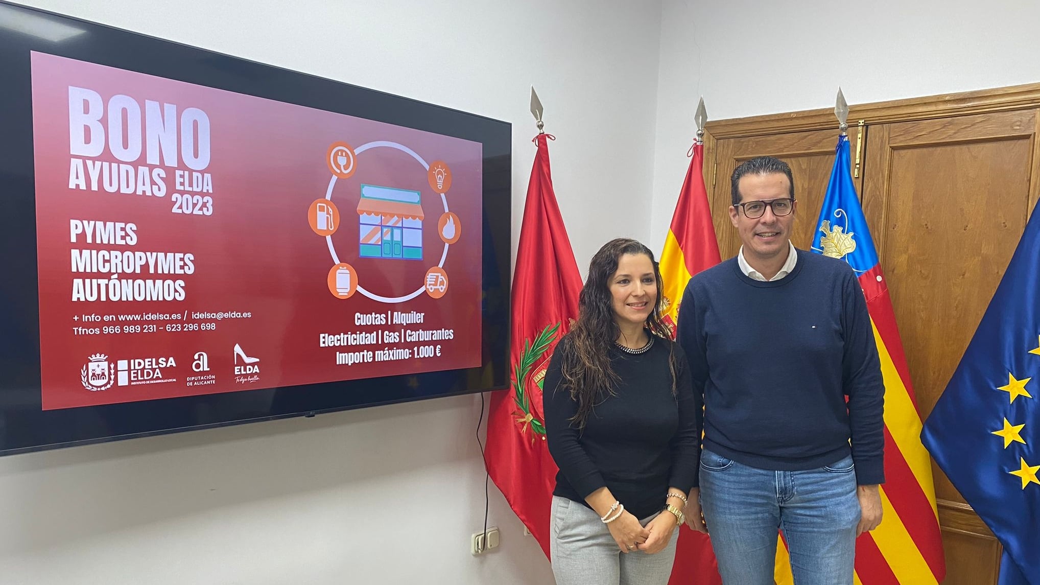 Elisabeth Belda, concejala de Fomento Económico de Elda, junto a Rubén Alfaro, alcalde de Elda