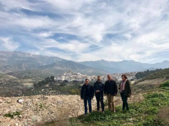 Antiguo punto de acopio de material inerte que será sellado para convertirlo en un mirador y área recreativa
