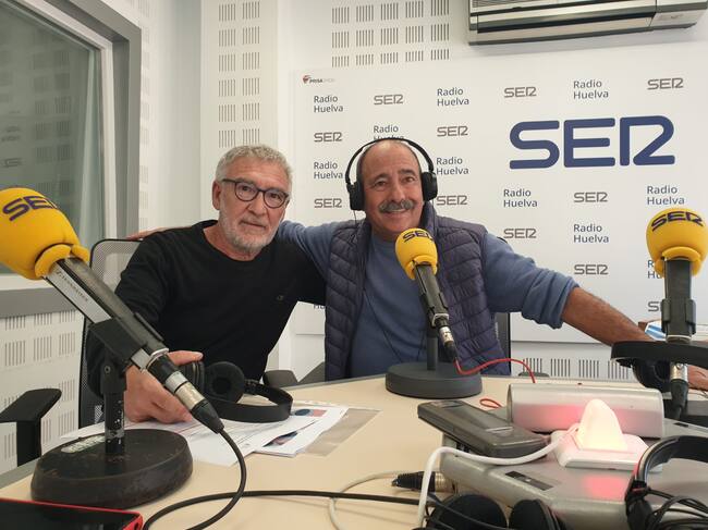 Jose Antonio Ménde vicedirector de la Escuela de Arte León Ortega y Antonio García ex director de la Escuela