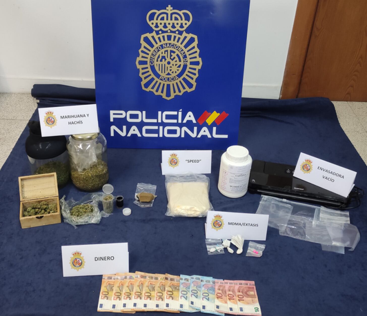 Sustancias incautadas en la operación policial que ha desmantelado el punto de venta de drogas de la Calle Villalpando de Zamora