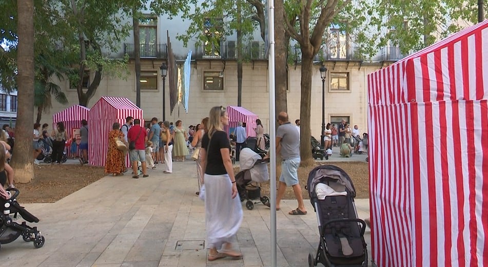 Inauguración de la Plaça de la Vila.