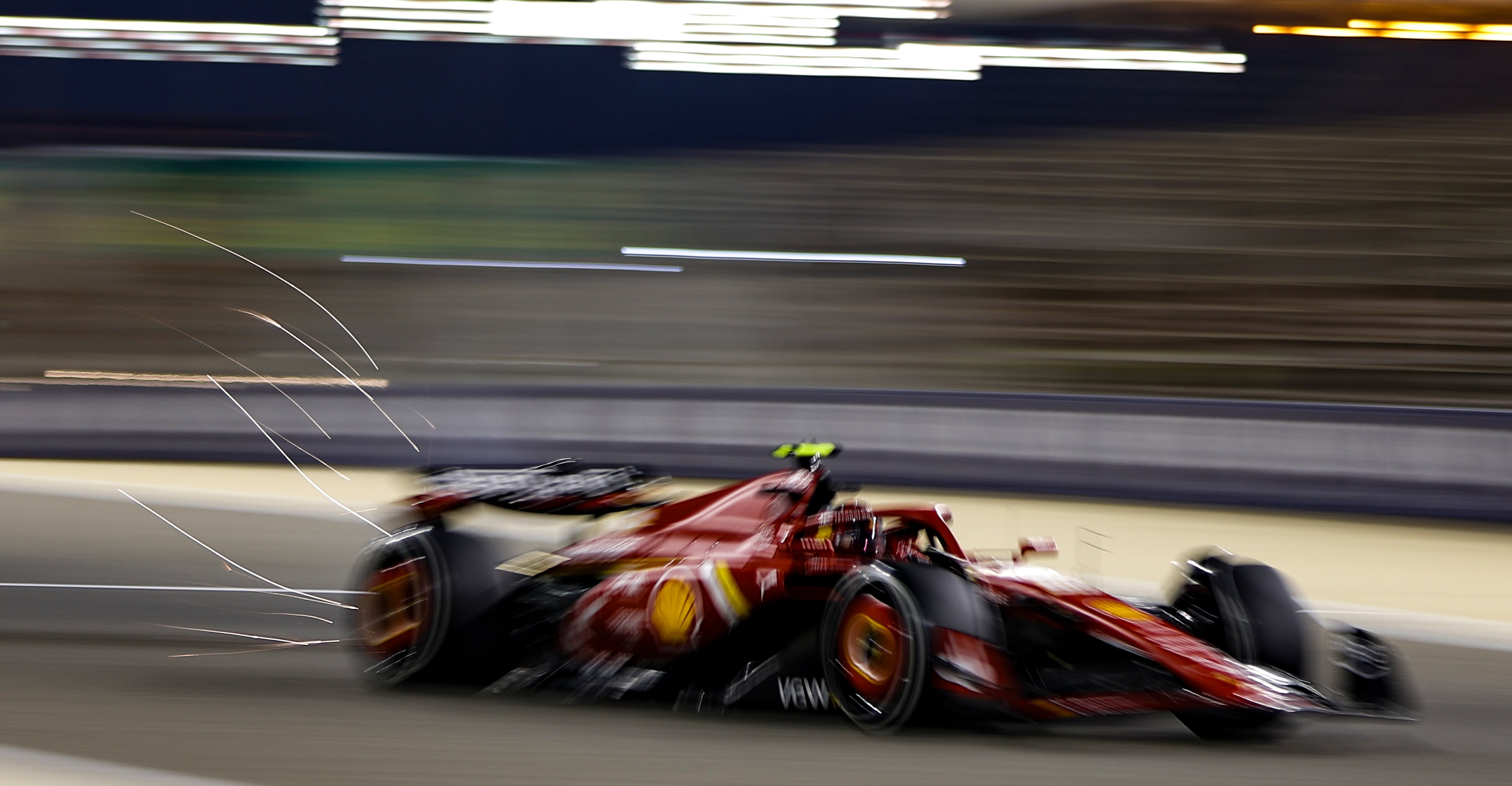 Carlos Sainz marca el mejor tiempo en la segunda jornada de test en Baréin. EFE/EPA/ALI HAIDER