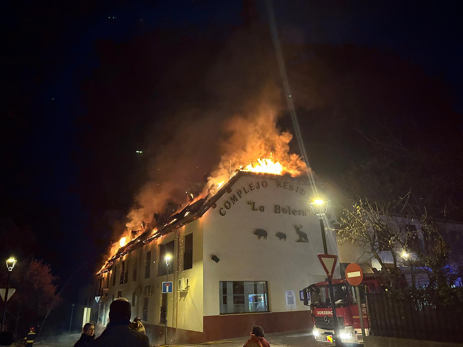 Incendio en un complejo de apartamentos de Arroyo Frío, en Cazorla