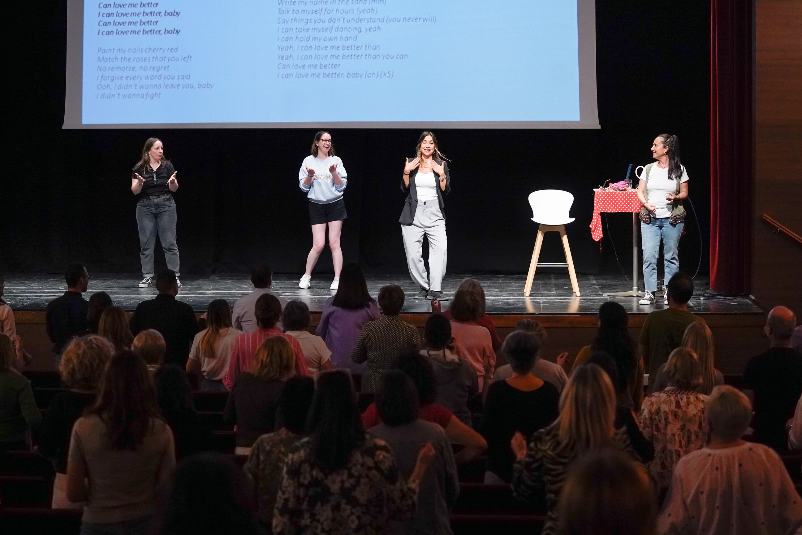 La youtuber, escriptora i mestra Isa Duque a Ontinyent