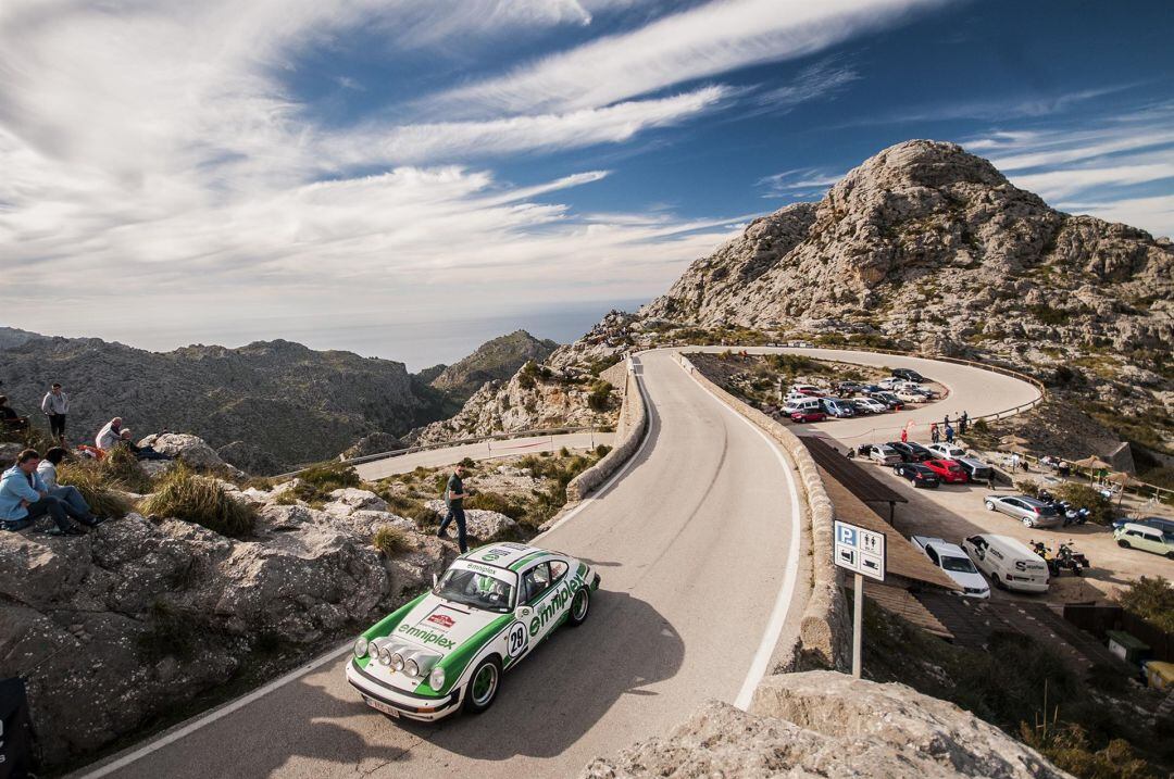 Imagen de la competición el Rally Clásico de Mallorca.