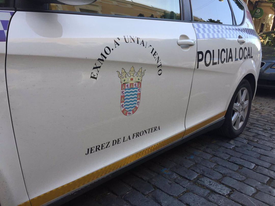 Un vehículo de la Policía Local de Jerez